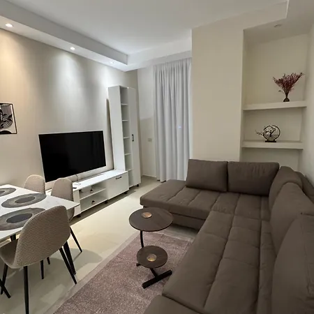 Golden Tower Center Apartamento Tirana