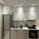 Golden Tower Center Apartment *