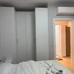 Golden Tower Center Apartment *