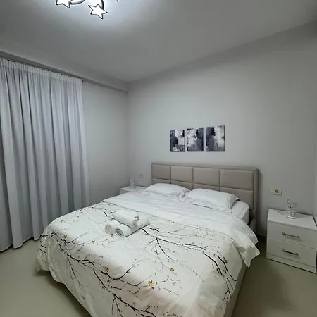 Golden Tower Center Lejlighed *