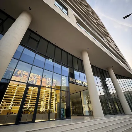 Lägenhet Golden Tower Center