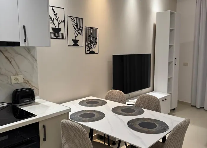 아파트 Golden Tower Center 티라나